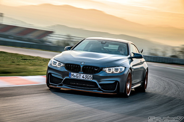 「M4 GTS」（2016）「F82」をベースにした5代目。排気量をダウンサイジング、M3の原点とも言える「ストレート6」への回帰「M4」の車名など、新たな次世代M3・M4の誕生だ。3リットル直列6気筒Mツインパワー ターボ最高馬力 431ps