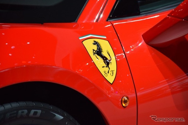 フェラーリ 488 GTB ミハエル・シューマッハ仕様（パリモーターショー16）
