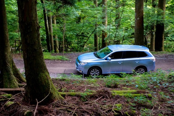 三菱 アウトランダーPHEV