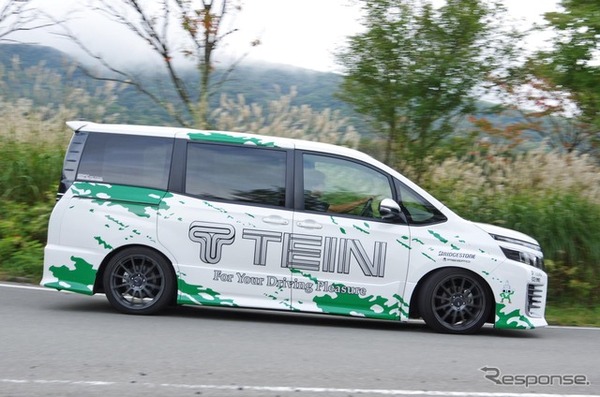 テイン ストリートアドバンスZ を装着したトヨタヴォクシー