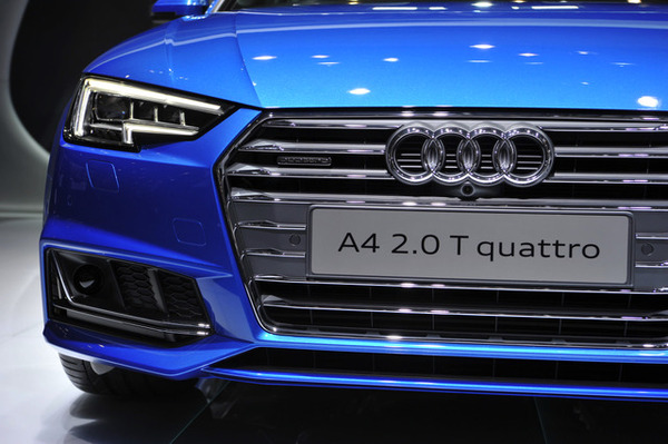 アウディ A4（東京モーターショー15）