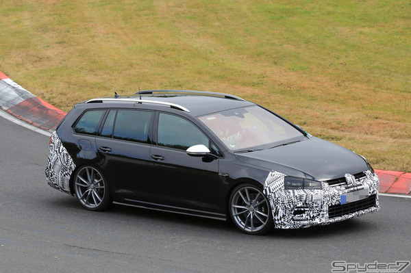 VW ゴルフ　Rヴァリアント