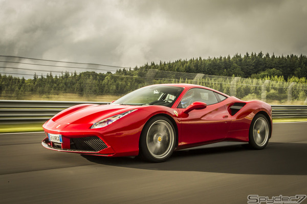 フェラーリ 488 GTB