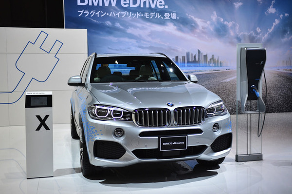 BMW X5 xDrive40e（東京モーターショー15）