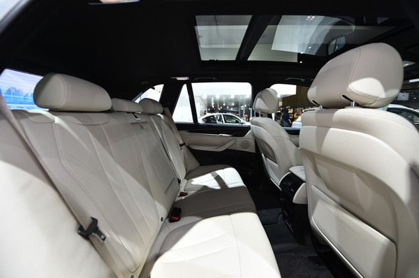 BMW X5 xDrive40e（東京モーターショー15）
