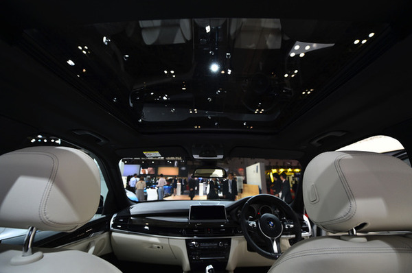 BMW X5 xDrive40e（東京モーターショー15）