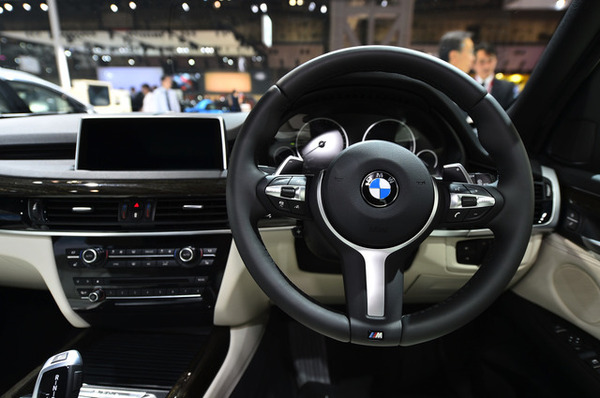 BMW X5 xDrive40e（東京モーターショー15）