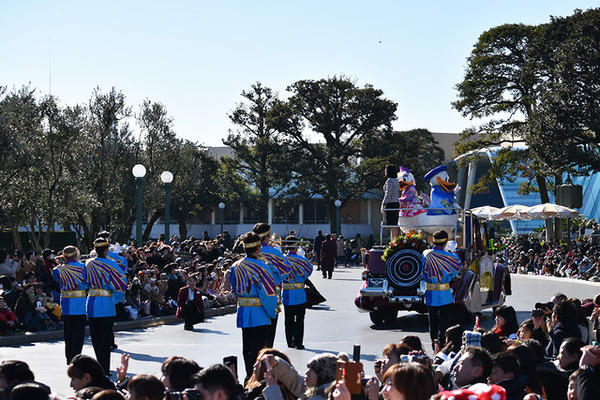 ＜東京ディズニーランド＞「ニューイヤーズ・グリーティング」