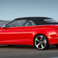 アウディS5カブリオレ新型