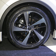 トヨタ C-HR エレガント アイス スタイル by モデリスタ（東京オートサロン2017）