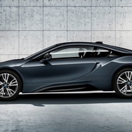 BMW i8プロトニックダークシルバー