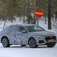 アウディ　Q8 vs Q7スクープ写真