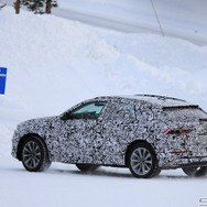 アウディ　Q8 vs Q7スクープ写真