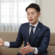 商品開発に対する熱い思いを語ってくれたのは、富士通テン（株）VICT技術本部 製品企画室の竹内茂人氏