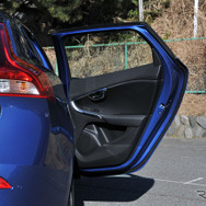 ボルボ V40 D4 Rデザイン ポールスターエディション（ポールスター・パフォーマンス・パーツ装着車）