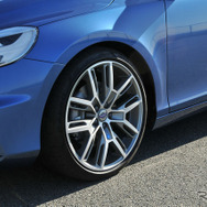 ボルボ V40 D4 Rデザイン ポールスターエディション（ポールスター・パフォーマンス・パーツ装着車）