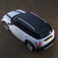 新型MINIクロスオーバー