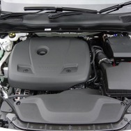 ボルボ V40 T5 Rデザイン カーボン・エディション