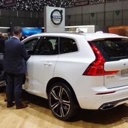 ボルボ XC60 新型のPHV「T8 ツインエンジン」（ジュネーブモーターショー2017）