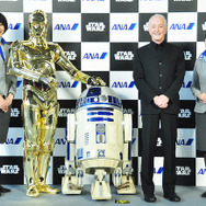 アンソニー・ダニエルズ／C-3POのデザインを模したANAのジェット機のお披露目式