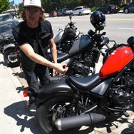 「Lucky Wheels Garage」のカスタムビルダー、エディンストンさん。