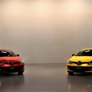 ルノー メガーヌRS273ファイナルエディション(左)とRS273パックスポール（右）