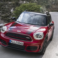新型MINIジョンクーパーワークス・カントリーマン