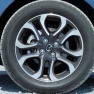 タイヤサイズは185/60R16というちょっと特殊なもので、リプレイスの選択肢は少ない。