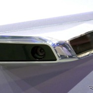 周囲には電子ミラー化に対応したカメラが装着される