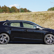 ボルボ V40 D4 R-DESIGN ポールスターエディション