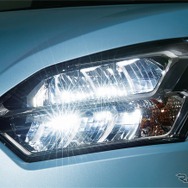LEDヘッドランプ（ロー/ハイビーム・マニュアルレベリング機能・LEDクリアランスランプ付）