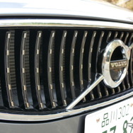 ボルボ V90クロスカントリー T5 AWD Summum