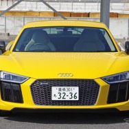 アウディ R8 V10 plus