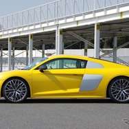 アウディ R8 V10 plus