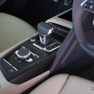 アウディ R8 V10 plus