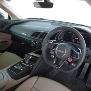 アウディ R8 V10 plus