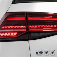VW ゴルフGTI LEDテールランプ（ダイナミックターンインジケーター付）