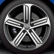 VW ゴルフR ヴァリアント 18インチアルミホイール／ブラックブレーキキャリパー