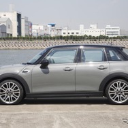 MINI クーパーD 5ドアハッチバック