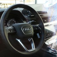 アウディ　Q8 市販型　スクープ写真