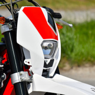 原付2種免許で乗ることができる SMW RS125R。