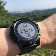 トレイルラン、ハイキング、登山では獲得標高と昇降速度も表示される