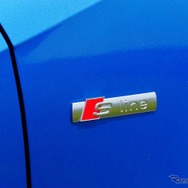 アウディ Q2