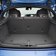 ボルボ V40 D4 R-Design ポールスターエディション