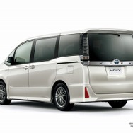 トヨタ ヴォクシー ZS（ハイブリッド車）