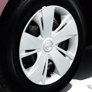 日産 マーチ パーソナライゼーションフルホイールカバー