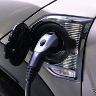 MINI Cooper SE Crossover ALL4発表会