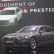 市販車として世界初となる「レベル3」自動運転を採用した新型アウディA8