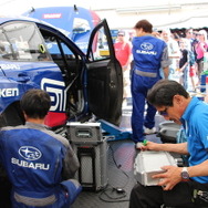 【ニュル24時間2017】スバルのメカニックは販売店の星！ レース支え3連覇目指す