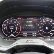 アウディ Q2 1.0TFSIスポーツ